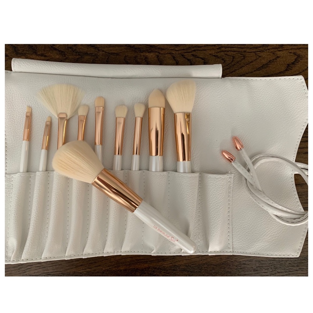 La Beauté Soi Makeup Brush Set